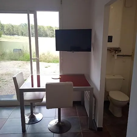 Cosy Pansiyon Nîmes